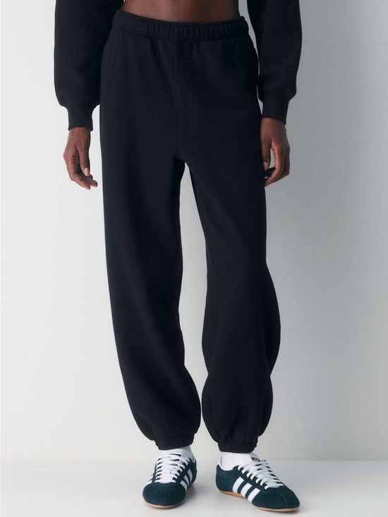 TNA Pants - Aritzia TNA Cozy Sweatfleece Mega Jogger in Black - Size Medium